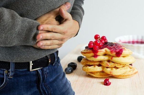 Pancakes with berries are prohibited food after gallbladder removal